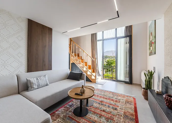 Villa Muraga By Pikhost Tirana